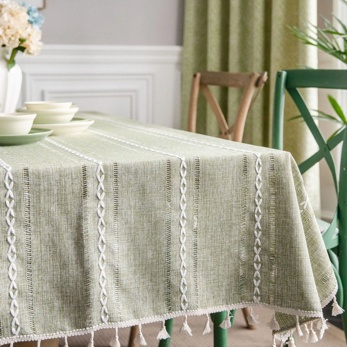 Elegant Striped Tablecloth with Tassels