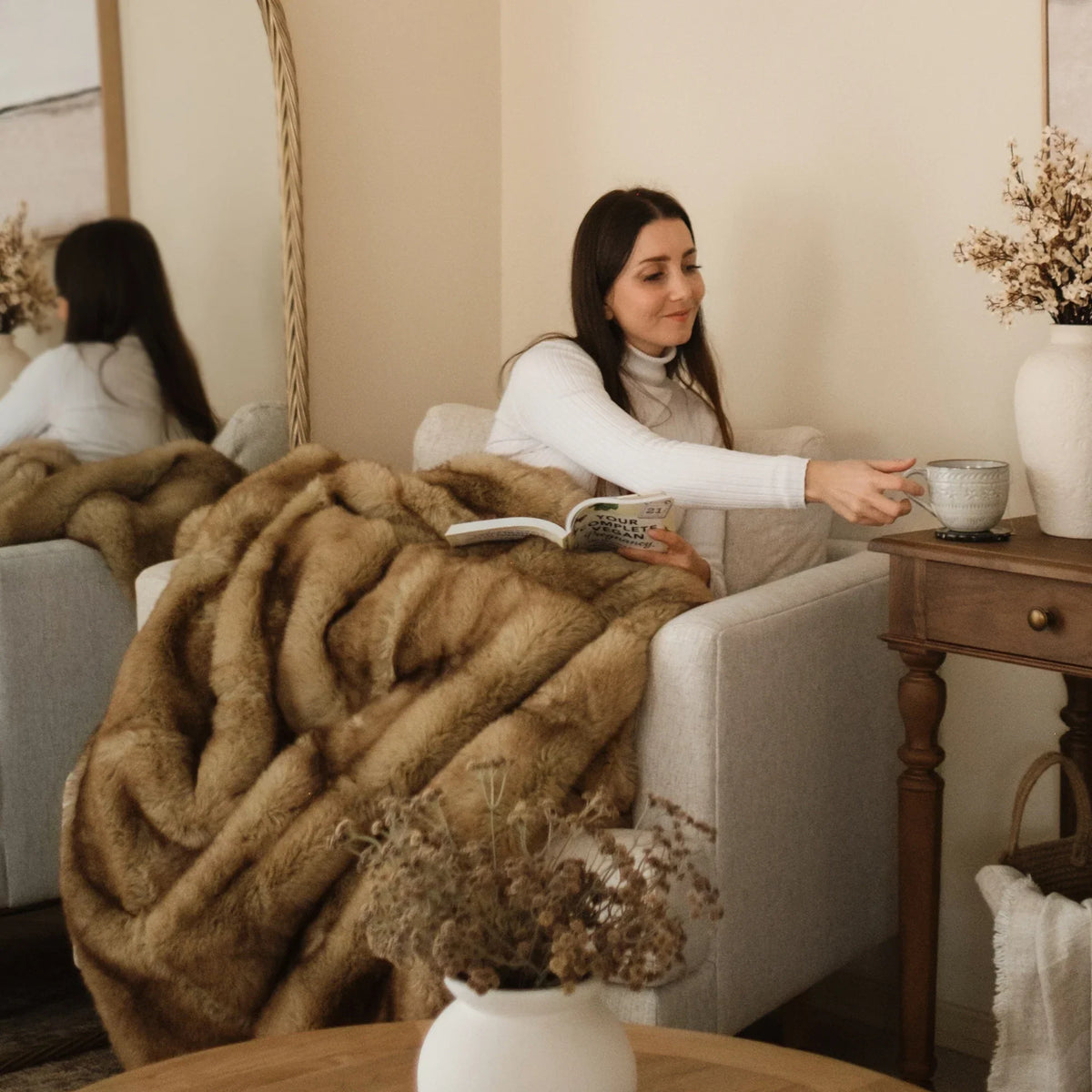 Luxurious Faux Fur Throw Blanket
